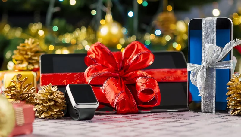 Regali Natale 2026 tech casa idee originali per famiglie partner amici